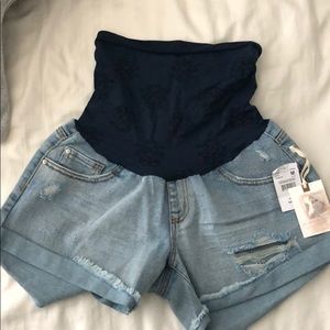Jessica Simpson maternity shorts